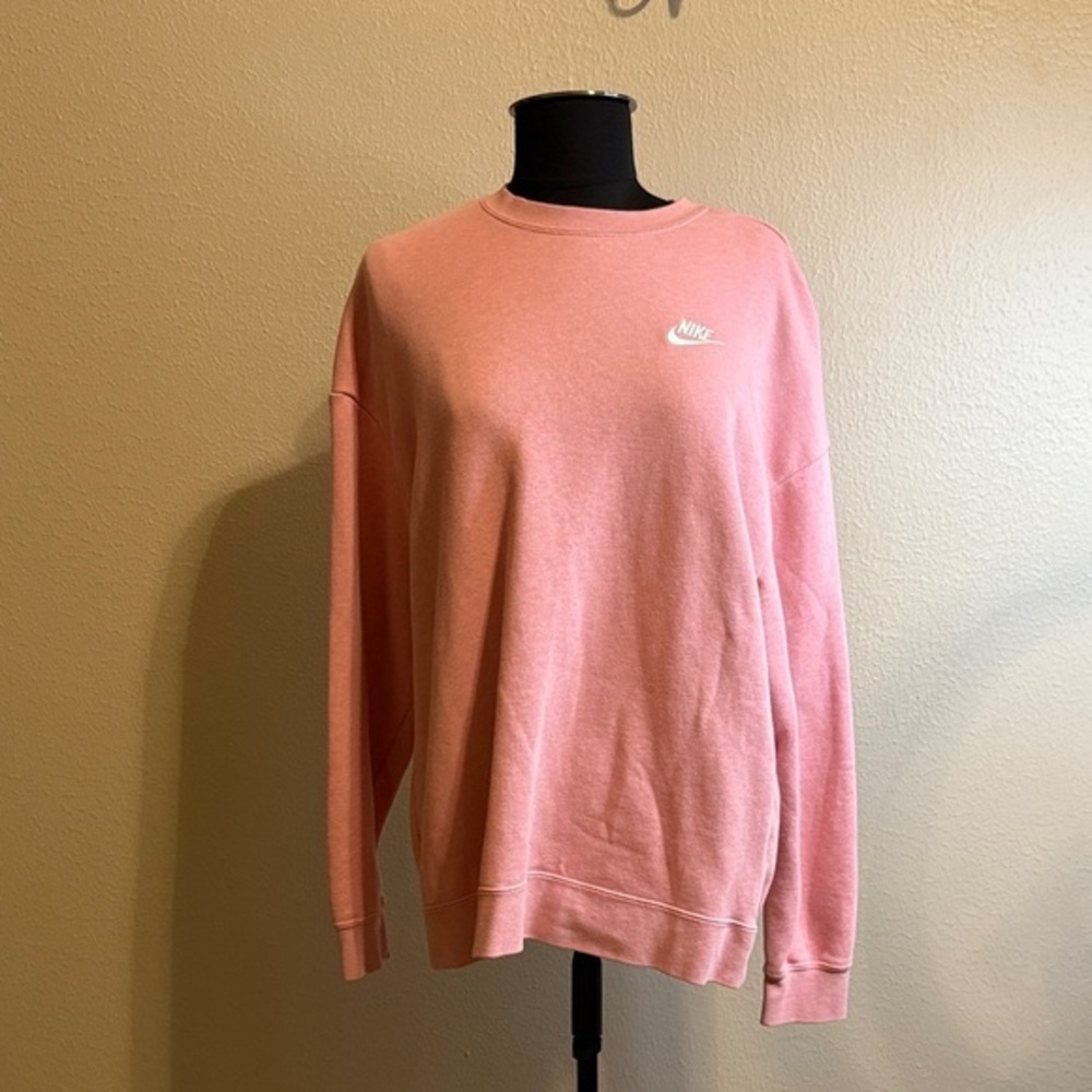 Nike Men's Crewneck Sweater in Soft Pink